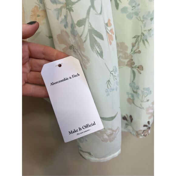 Abercrombie & Fitch Draped Open-Back Maxi Dress in Light Green Floral - Picture 10 of 11